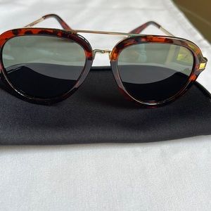 SPERRY MIRAMAR POLARIZED 54 18 135 UNISEX tortoise/ gold frames.green/gray lens